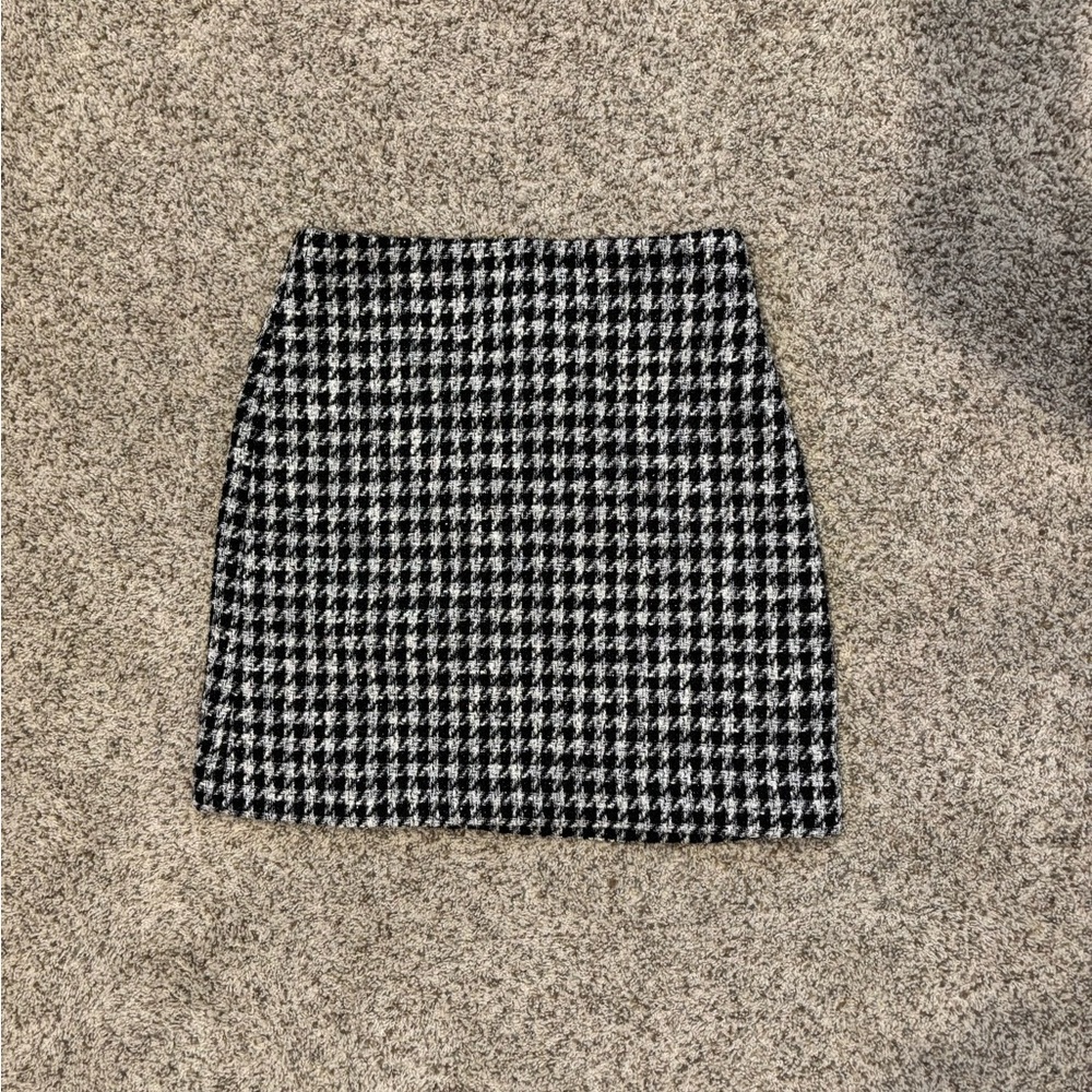 NWOT LOFT Houndstooth Skirt Size 0